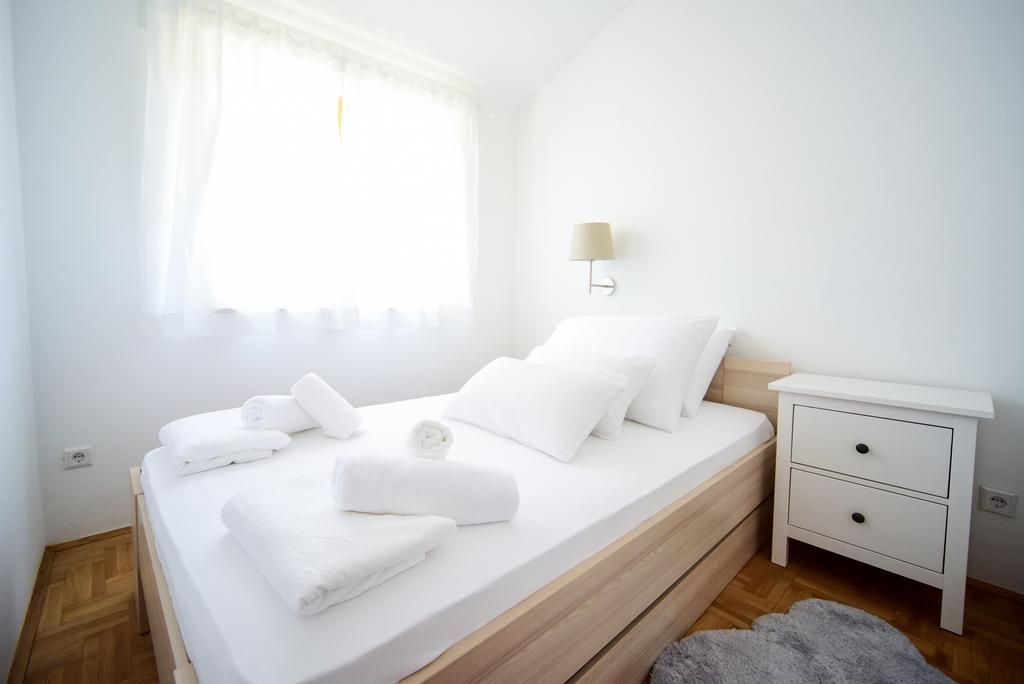 Apartments Villa Perla Rovanjska Cameră foto